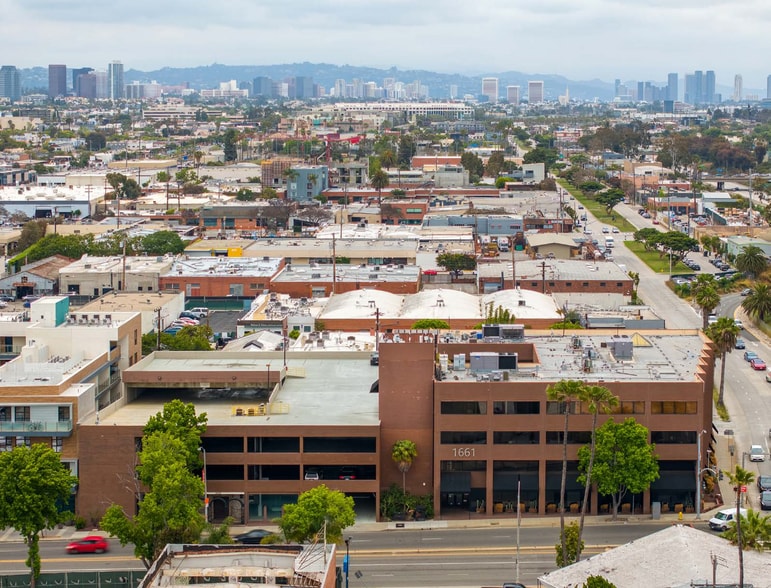 1661-1669 Lincoln Blvd, Santa Monica, CA for lease - Building Photo - Image 1 of 1