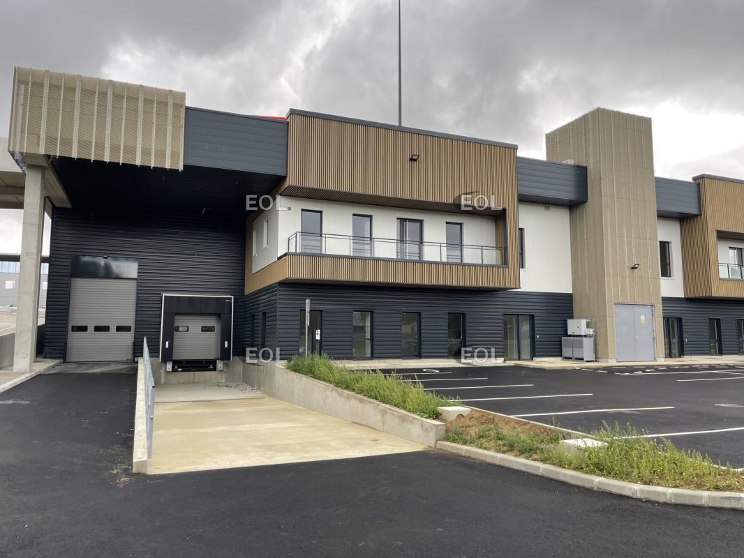 Flex in Élancourt for lease Building Photo- Image 1 of 25