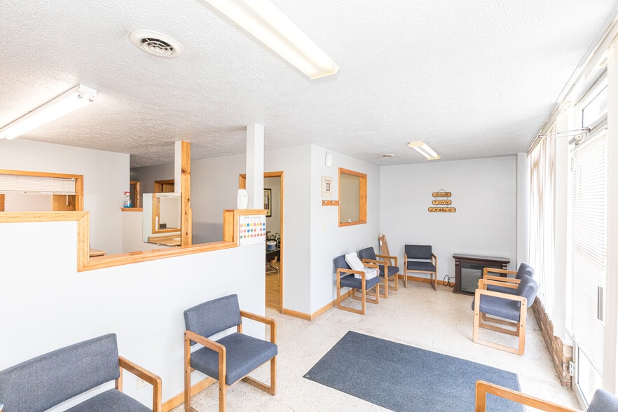 302 Virginia Ave, Bluefield, VA for sale - Building Photo - Image 2 of 10