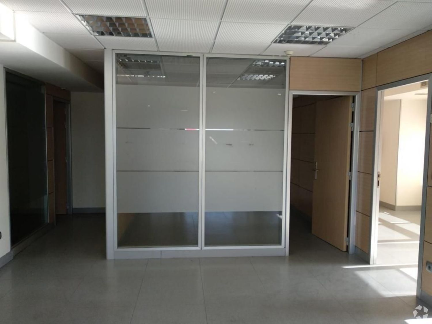 Office in Alcorcón, Madrid for lease Interior Photo- Image 1 of 13