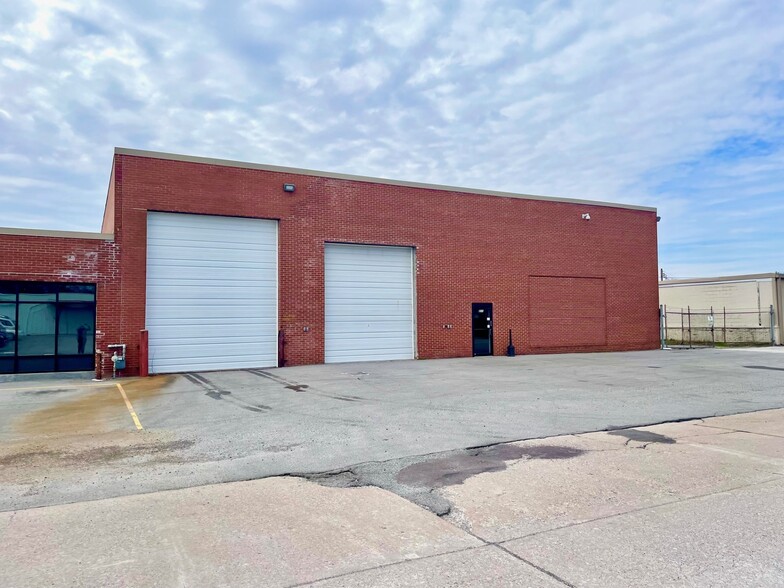 211 N Spring St, Cape Girardeau, MO for lease - Building Photo - Image 2 of 16