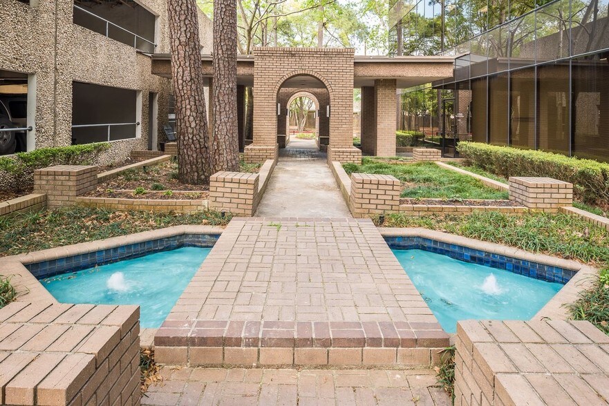 2190 North Loop W, Houston, TX for sale - Building Photo - Image 3 of 10