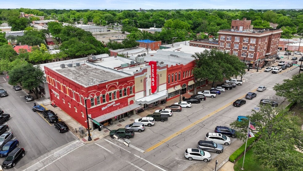 110 W Main St, Waxahachie, TX for lease - Building Photo - Image 3 of 30