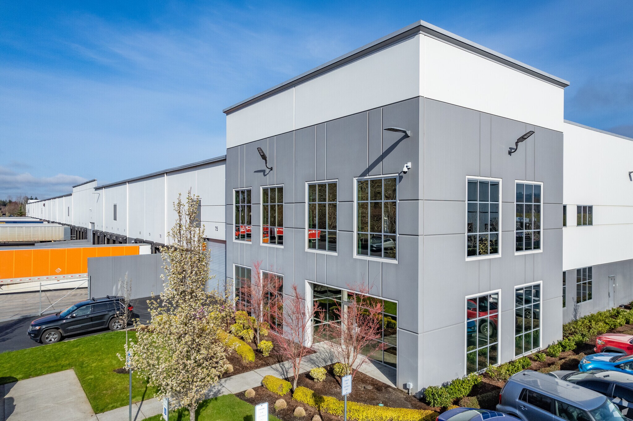 16441 NE Cameron Blvd, Portland, OR for sale Primary Photo- Image 1 of 1