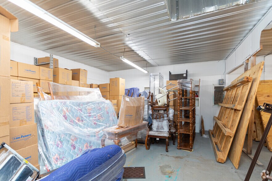 107-111 Payne Rd, Thomasville, NC for lease - Interior Photo - Image 3 of 21