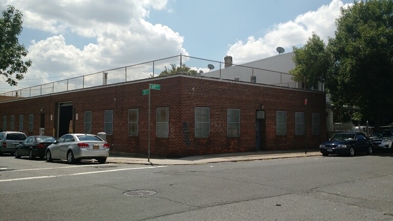 6920 76th St, Middle Village, NY for sale Building Photo- Image 1 of 1