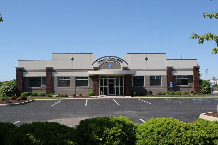 10216 Dupont Circle East, Fort Wayne, IN for sale - Building Photo - Image 1 of 1