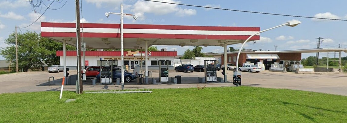 3834 SW Topeka Blvd, Topeka, KS for sale Primary Photo- Image 1 of 1