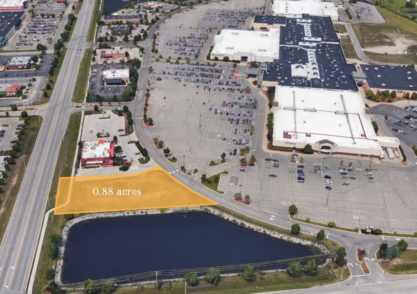 S Harvey The Lakes Mall, Muskegon, MI for lease - Primary Photo - Image 1 of 4