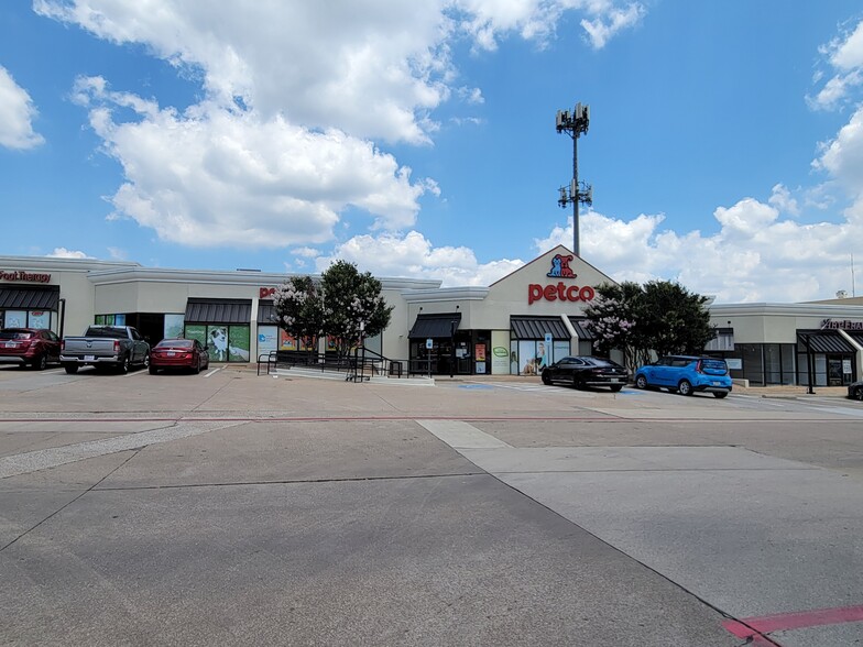 4001-4101 W Green Oaks Blvd, Arlington, TX for lease - Building Photo - Image 3 of 10