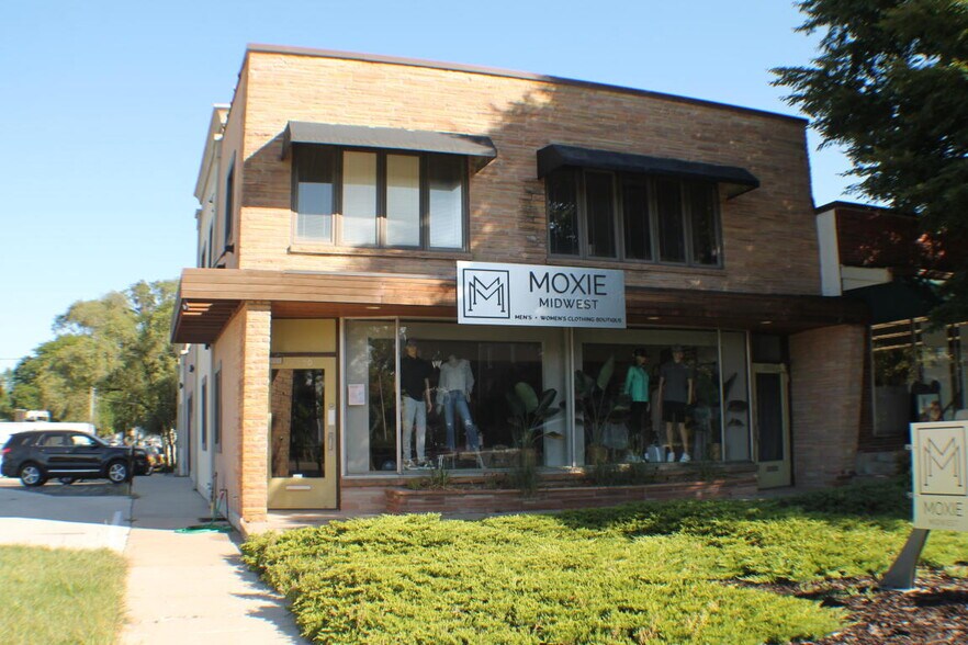 13390 Watertown Plank Rd, Elm Grove, WI for sale - Building Photo - Image 1 of 1