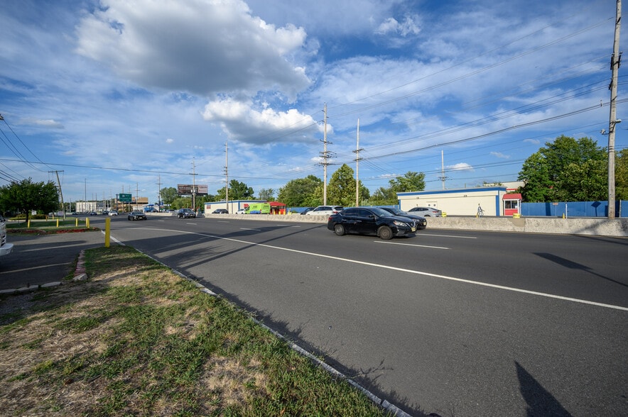 343 State Route 17, Hasbrouck Heights, NJ for sale - Building Photo - Image 2 of 28