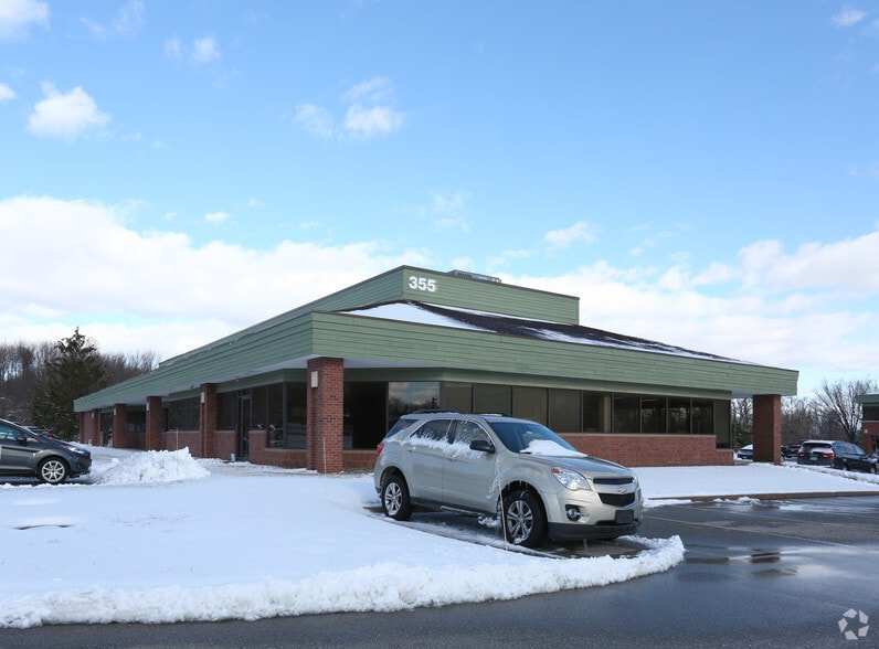 355 Business Center Dr, Horsham Township, PA for sale - Primary Photo - Image 1 of 12