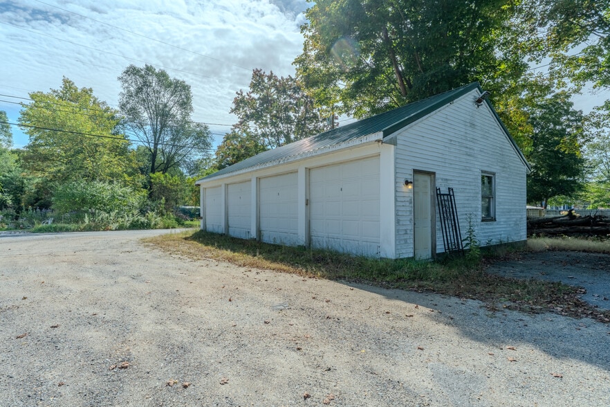 13 Elm St, Newton, NH for sale - Building Photo - Image 2 of 5