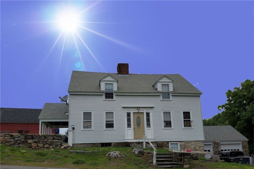 1007 Snake Hill Rd, North Scituate, RI 02857
