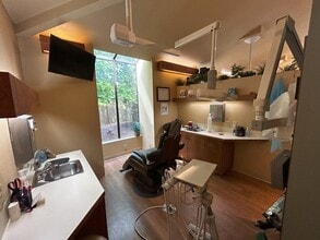 19320 40th Ave W, Lynnwood, WA for lease Building Photo- Image 2 of 21