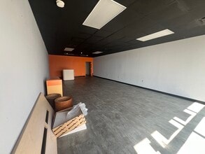 1501 S Sunnylane Rd, Oklahoma City, OK for lease Interior Photo- Image 2 of 5