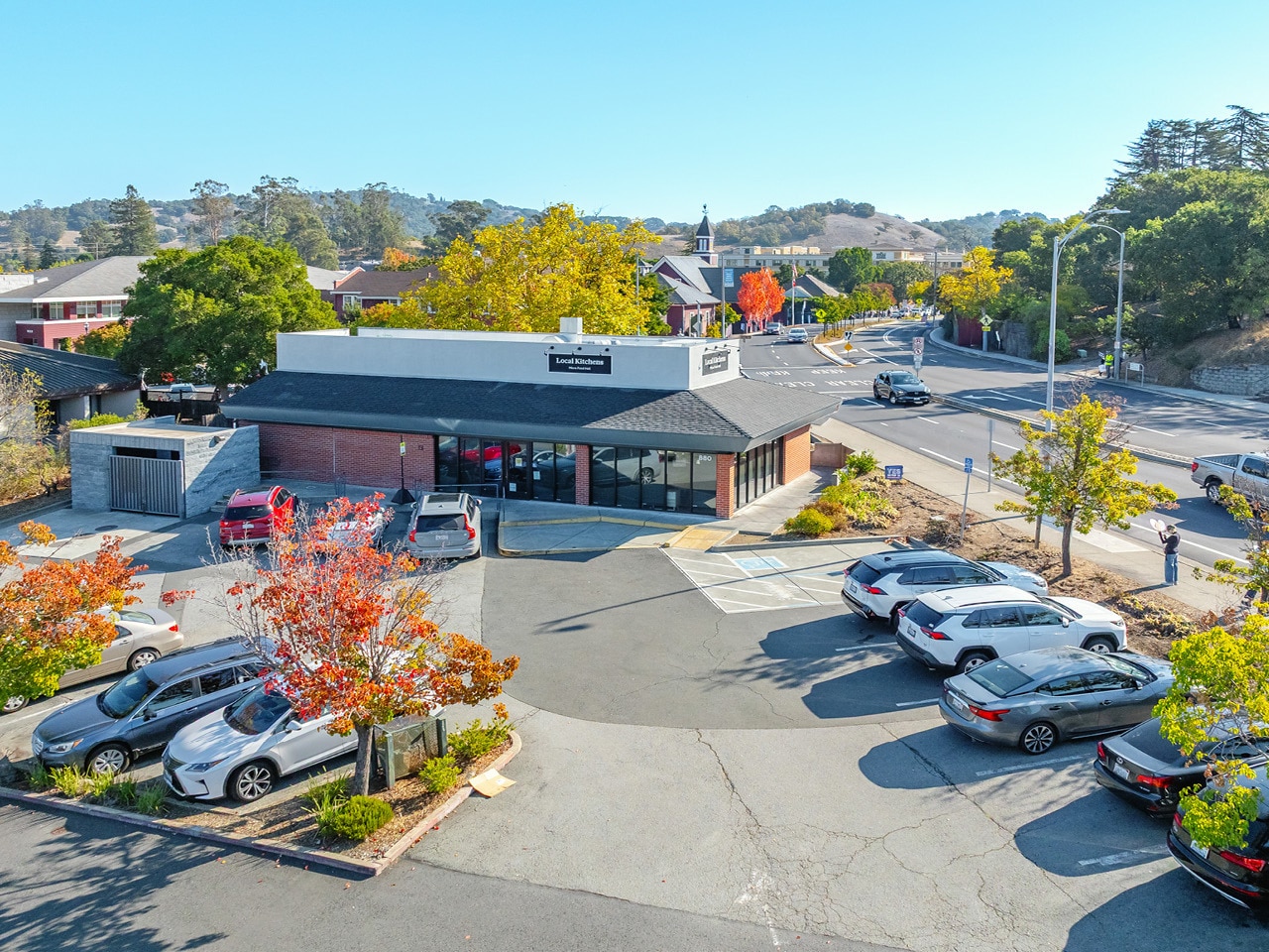 880 De Long Ave, Novato, CA for lease Building Photo- Image 1 of 7