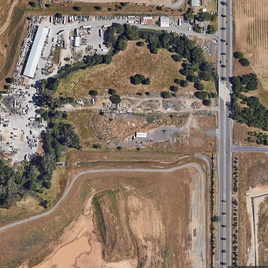 5645 Bradshaw Rd, Sacramento, CA 95829