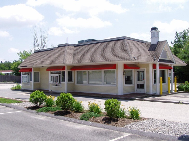 74 Nooseneck Hill Rd, West Greenwich, RI for sale - Building Photo - Image 1 of 1