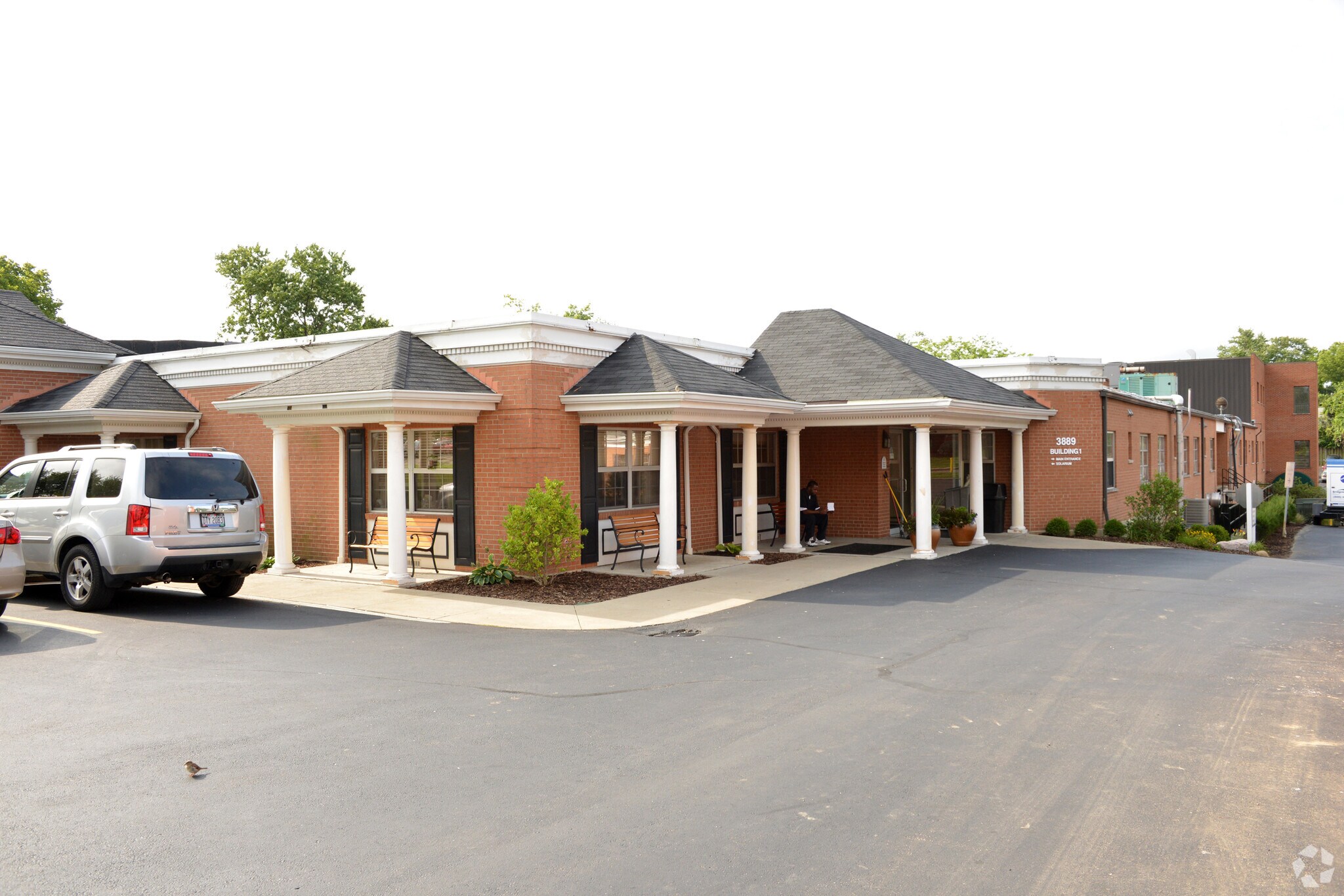 3889 E Galbraith Rd, Cincinnati, OH 45236