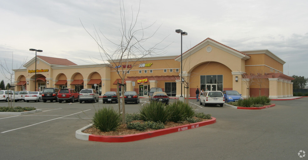 3625 Northgate Blvd, Sacramento, CA for lease - Building Photo - Image 2 of 13