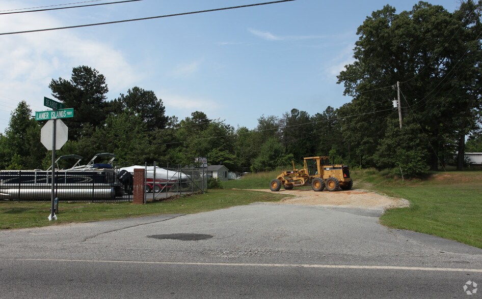 3050 Beards Rd, Buford, GA 30518