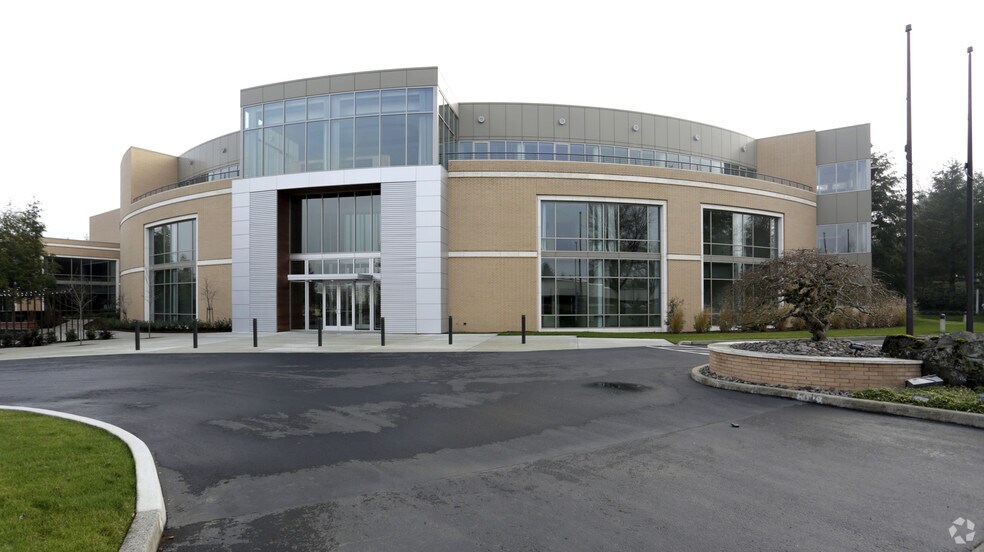 5505-5555 NE Moore Ct, Hillsboro, OR for sale - Primary Photo - Image 1 of 1