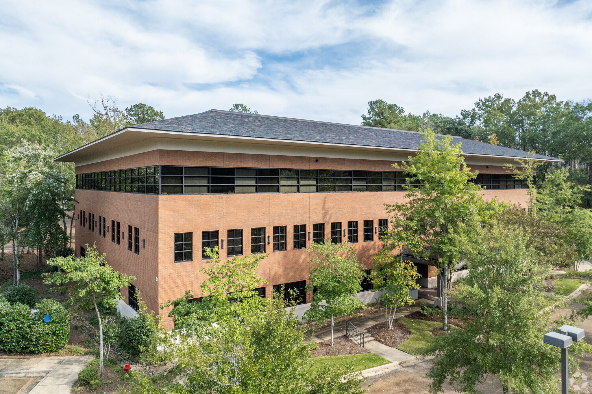 574 Highland Colony Pky, Ridgeland, MS for sale Primary Photo- Image 1 of 1