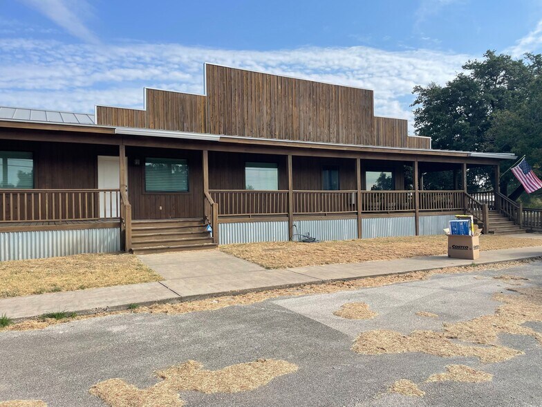 902 13th St, Blanco, TX for sale - Building Photo - Image 1 of 1