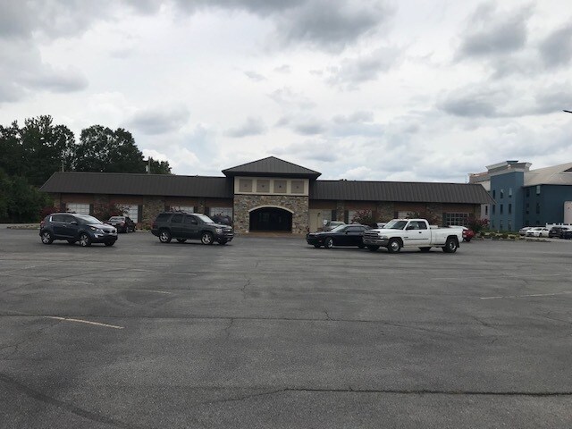 2208 Danville Rd SW, Decatur, AL for sale - Primary Photo - Image 1 of 1