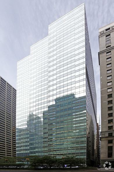 200 N LaSalle St, Chicago, IL for lease - Building Photo - Image 3 of 35