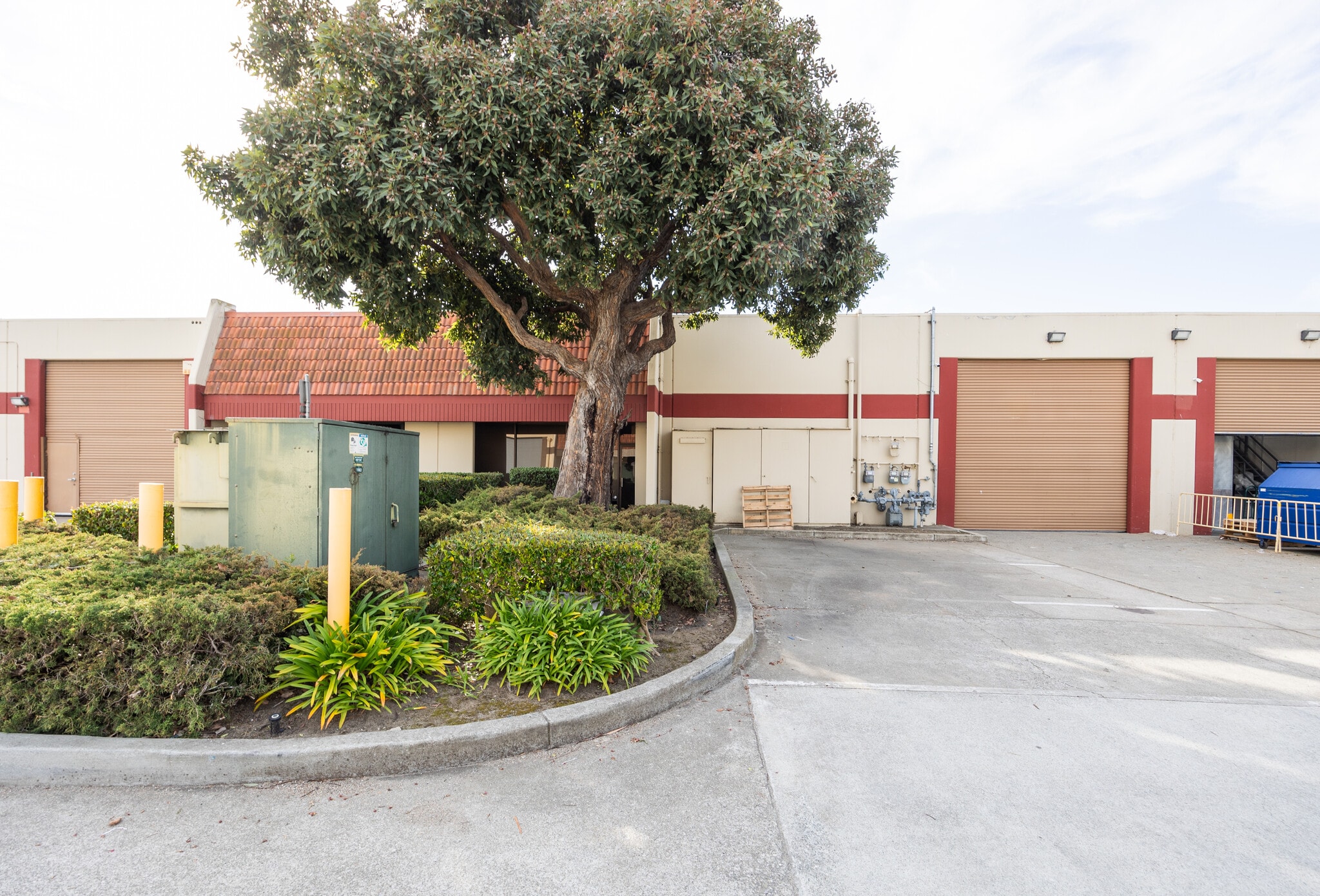 360 Swift Ave, South San Francisco, CA for lease Building Photo- Image 1 of 13