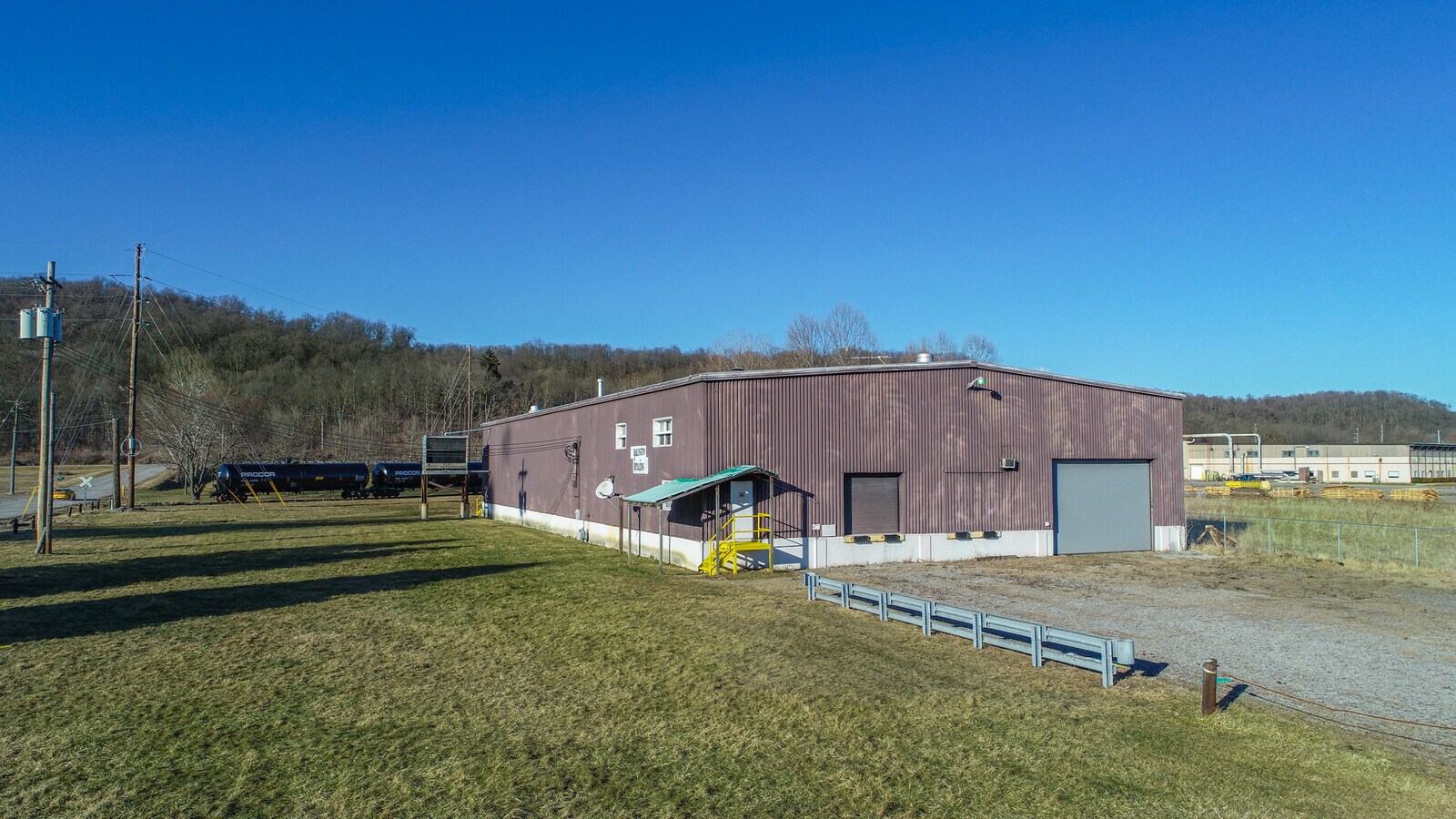 101 Aid Dr, Darlington, PA 16115