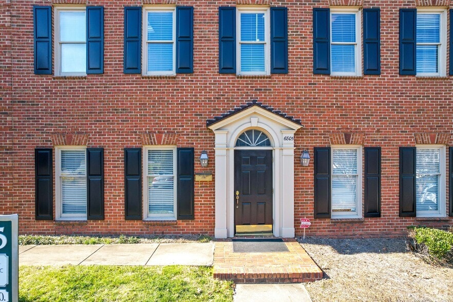 6805 Fairview Rd, Charlotte, NC for sale - Building Photo - Image 3 of 4