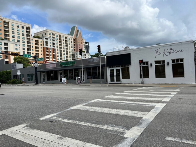 717-721 E Broward Blvd, Fort Lauderdale, FL for lease - Building Photo - Image 1 of 4