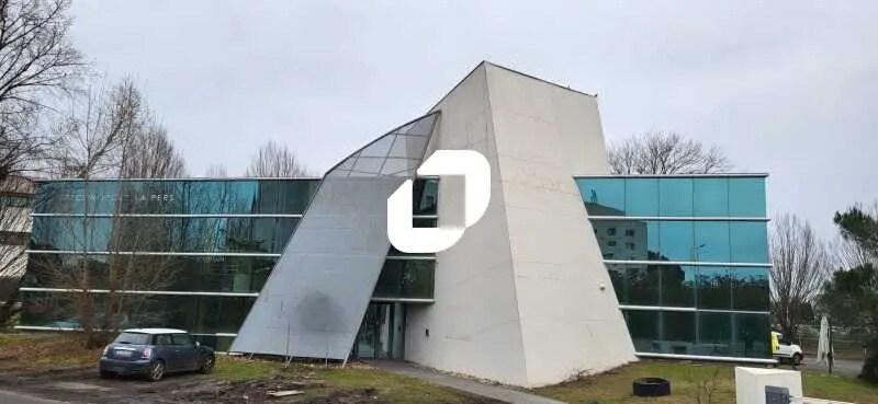 Office in Mérignac for lease - Building Photo - Image 1 of 10