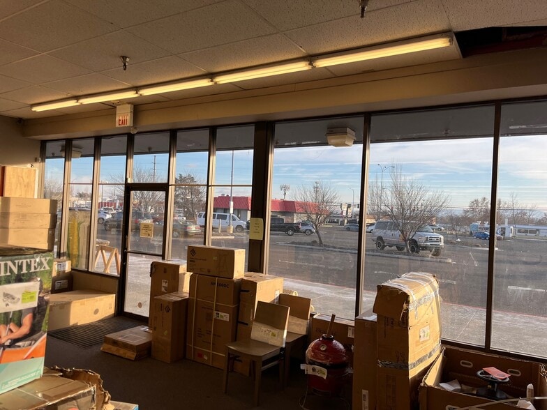 3407 W Court St, Pasco, WA for lease - Interior Photo - Image 2 of 12