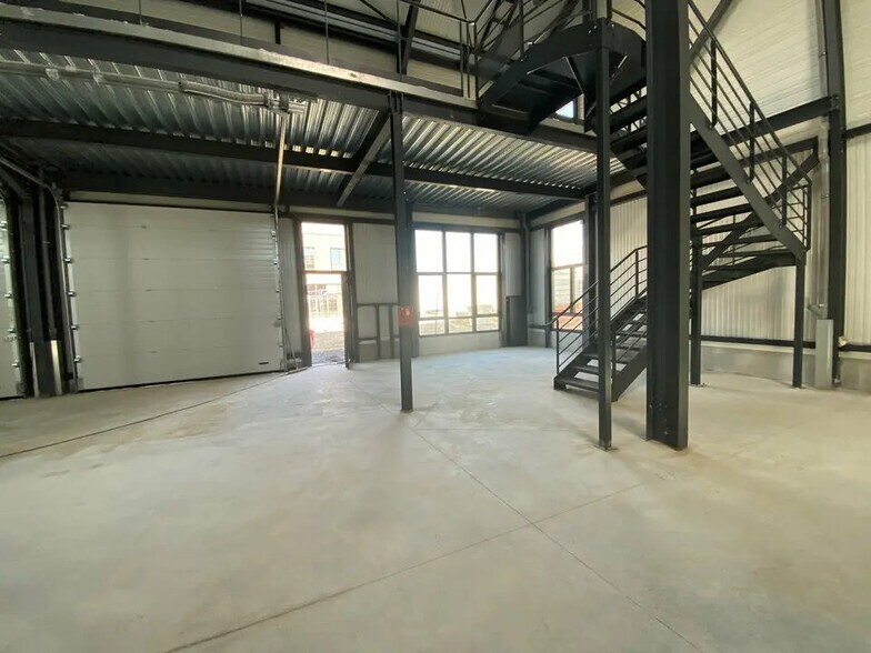 Flex in Groslay for sale - Building Photo - Image 3 of 5