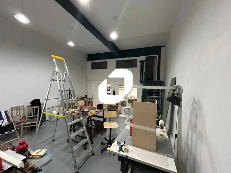 Flex in Ivry-sur-Seine for lease - Interior Photo - Image 2 of 8