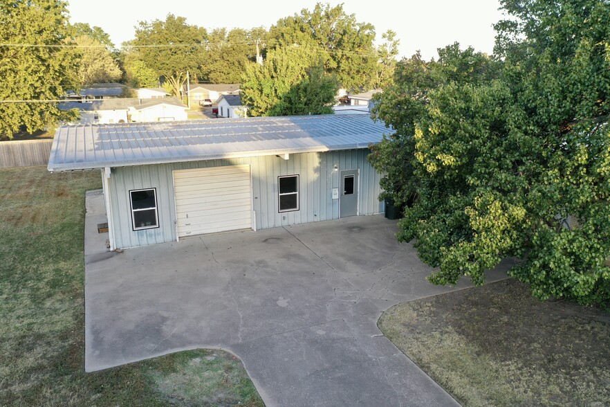 1413 N Muskogee Pl, Claremore, OK for lease - Building Photo - Image 2 of 12