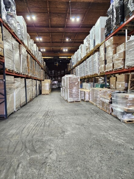 687 Lehigh Ave, Union Township, NJ for lease - Interior Photo - Image 3 of 7