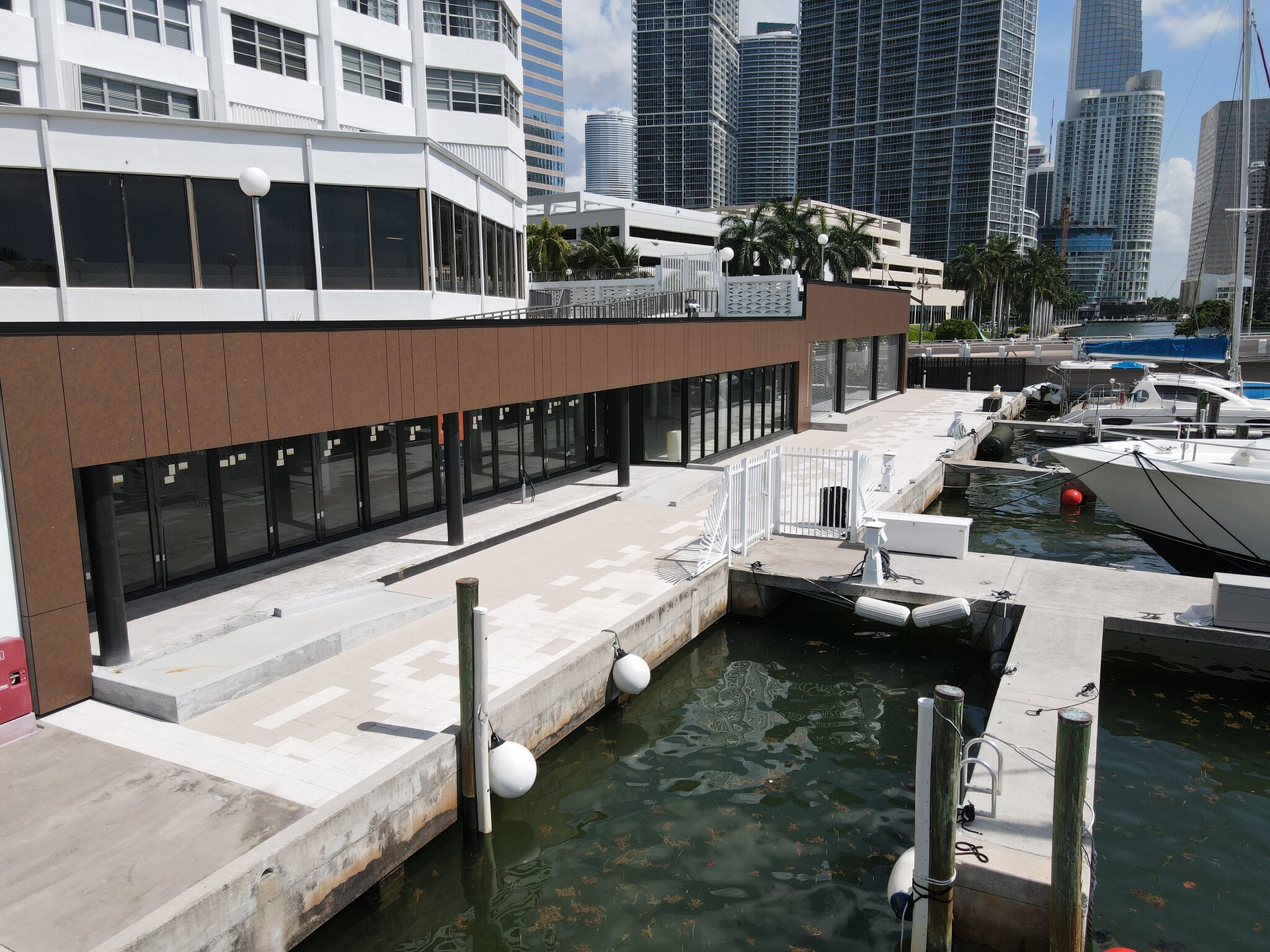 801 Brickell Bay Dr, Miami, FL 33131 - Brickell Bay Boardwalk | LoopNet