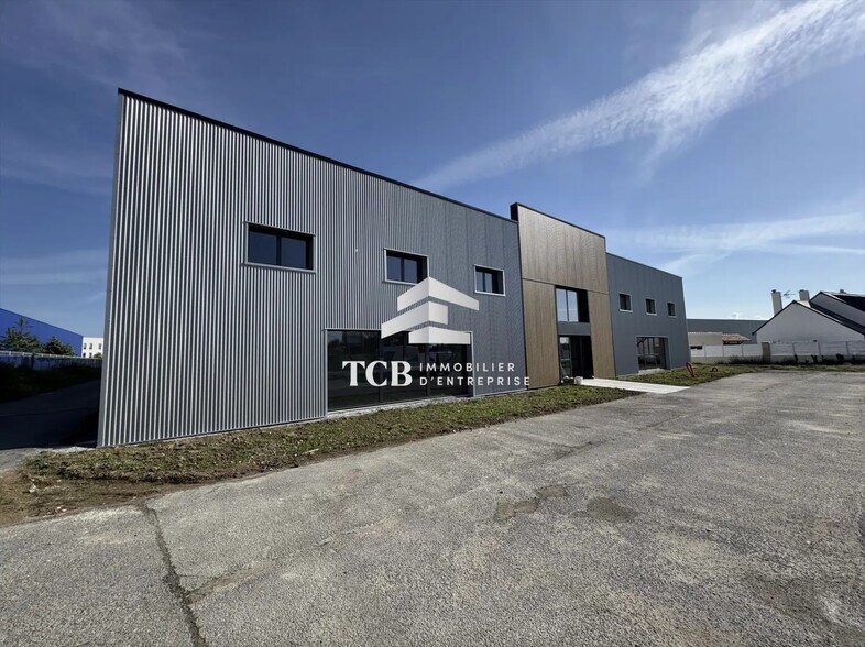 Flex in Couëron for sale - Building Photo - Image 3 of 18