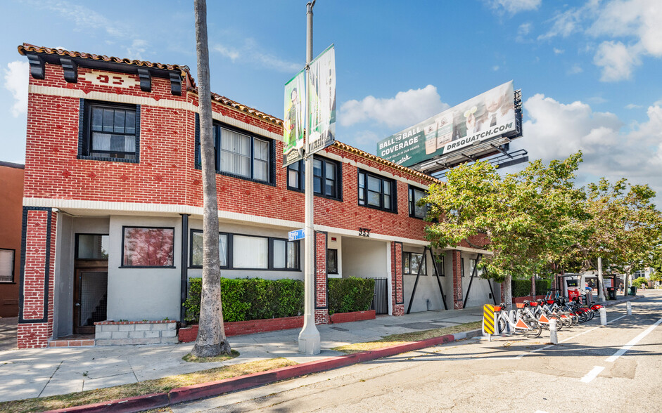 923-933 Venice Blvd, Venice, CA for sale - Building Photo - Image 2 of 33