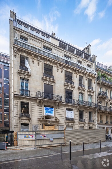 Office in Paris for lease - Building Photo - Image 3 of 3