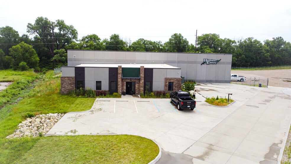 1627 Sunflower Rd, Salina, KS for sale - Building Photo - Image 1 of 1