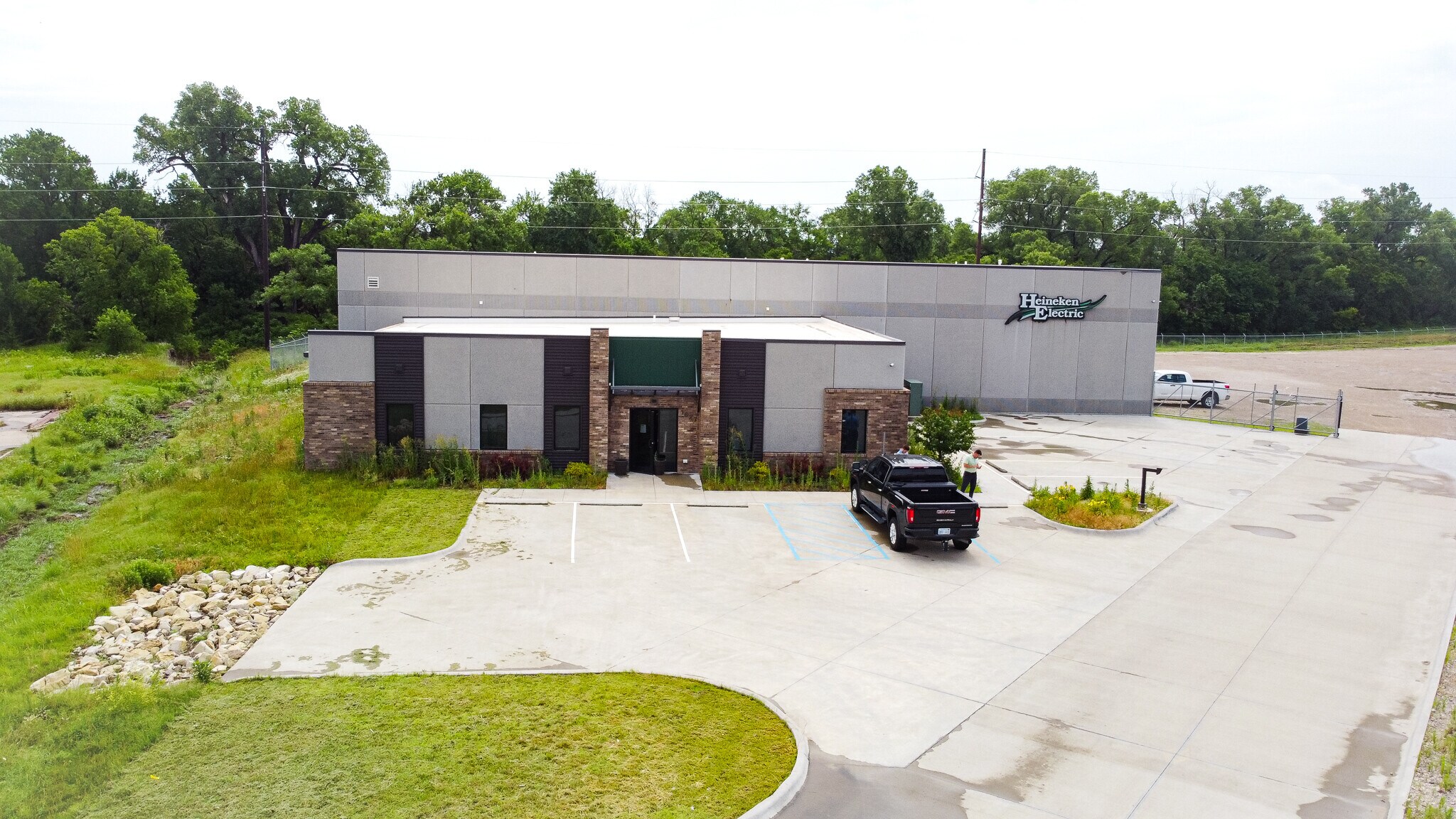 1627 Sunflower Rd, Salina, KS for sale Building Photo- Image 1 of 1