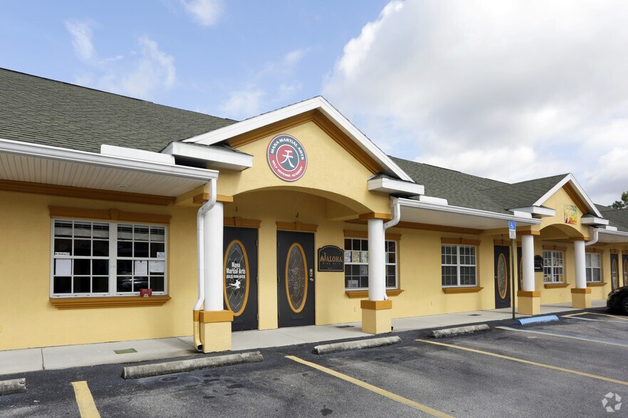 10329 Cross Creek Blvd, Tampa, FL 33647