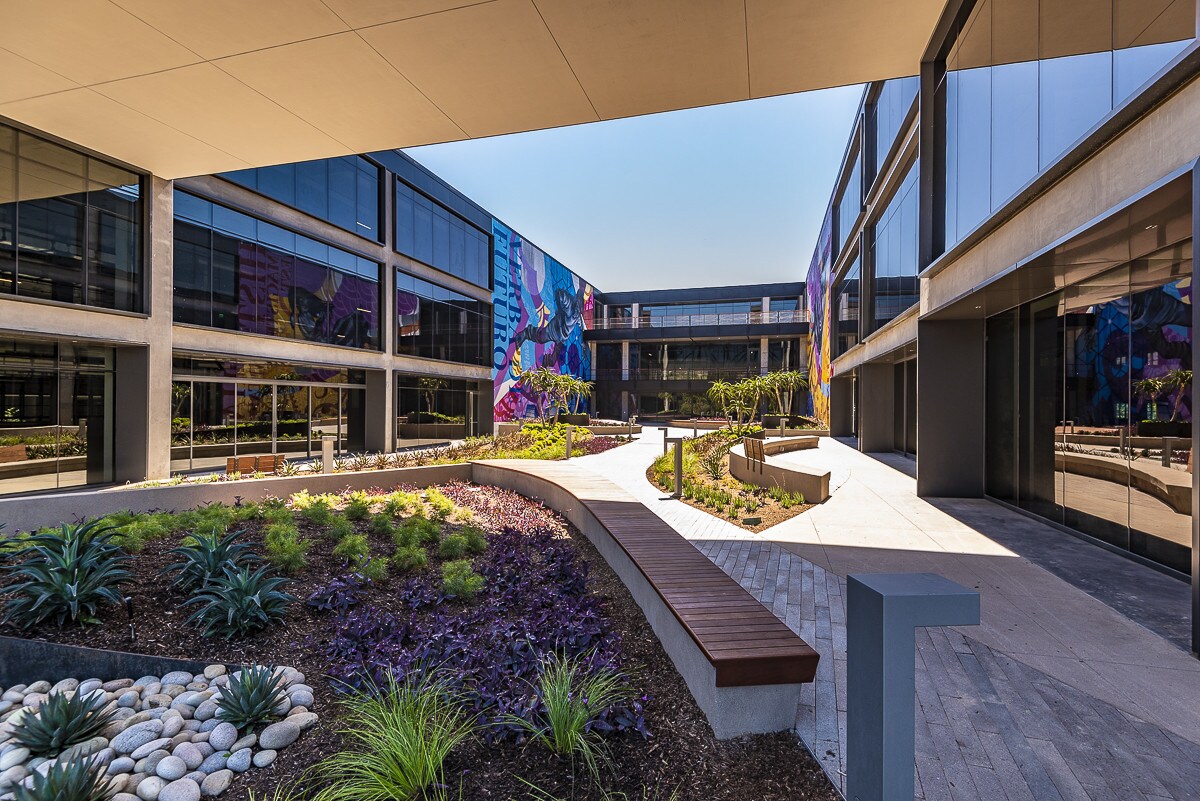 350 Camino De La Reina, San Diego, CA 92108 AMP&RSAND